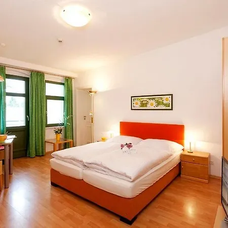 Waldschloss App 13 * 塞巴特黑灵斯多夫